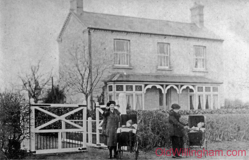 Bankholme-48-Station-Road-Mrs-F-Cole-with-Neville-in-pram-and-Mrs-Thomas-Cole-with-Colin-Cole-in-pram-c1920-1