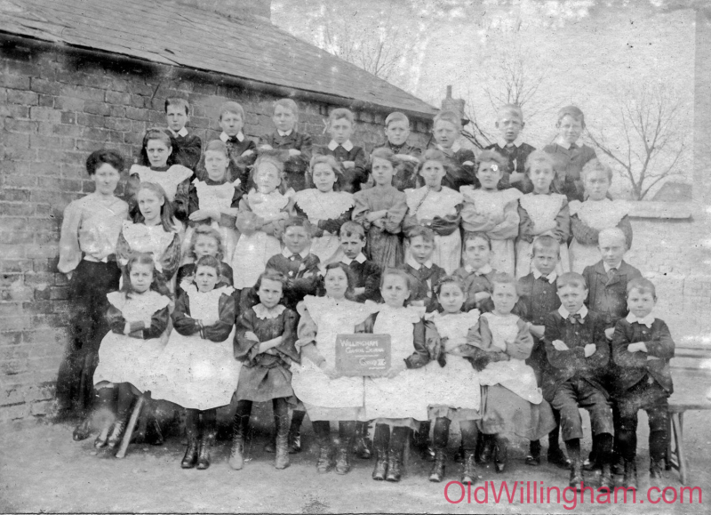 Willingham-school-1905-Mrs-F-Cole-and-class